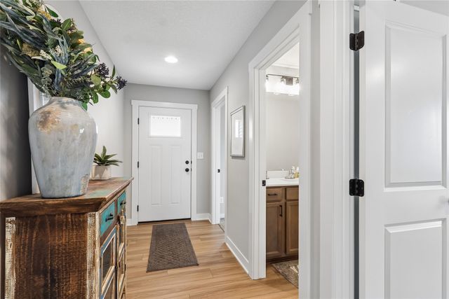 5641 Leyden Avenue, Des Moines, IA 50317