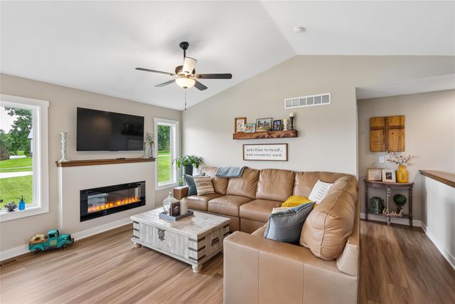 5641 Leyden Avenue, Des Moines, IA 50317