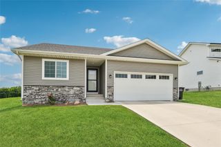 5641 Leyden Avenue, Des Moines, IA 50317