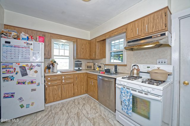 688 Hoosick Road, Brunswick, NY 12180