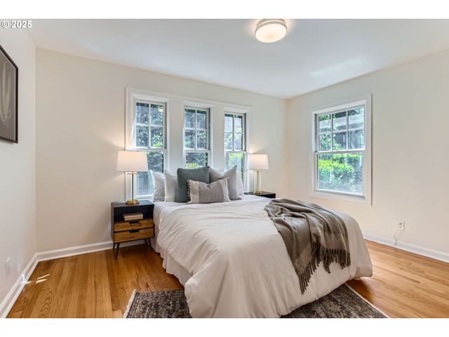 11301 Sw 55TH Ave, Portland, OR 97219