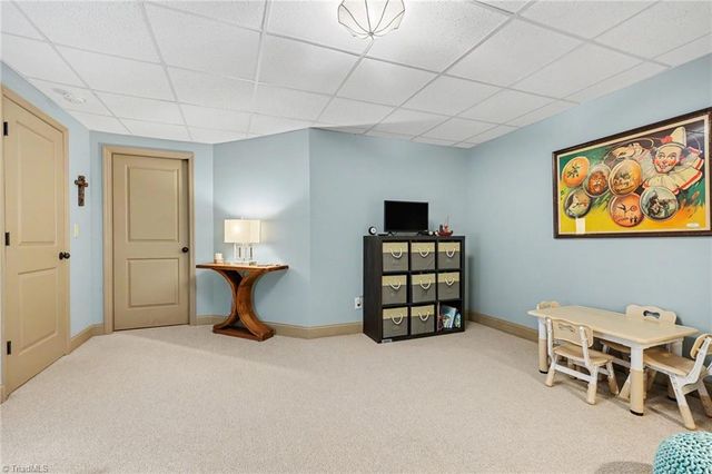 242 Harbor Drive E, Lexington, NC 27292