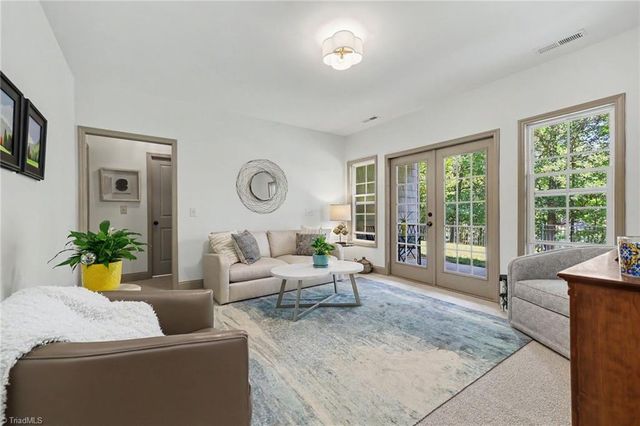 242 Harbor Drive E, Lexington, NC 27292