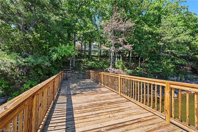 242 Harbor Drive E, Lexington, NC 27292