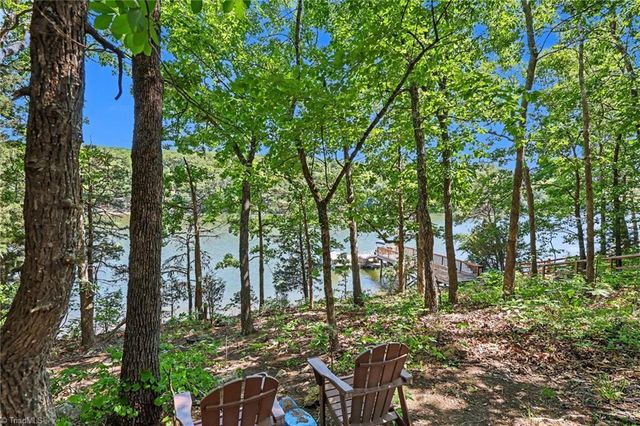 242 Harbor Drive E, Lexington, NC 27292