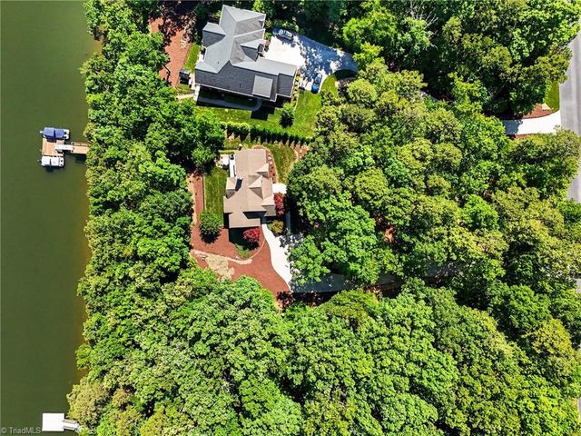 242 Harbor Drive E, Lexington, NC 27292