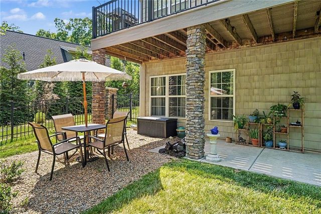 242 Harbor Drive E, Lexington, NC 27292