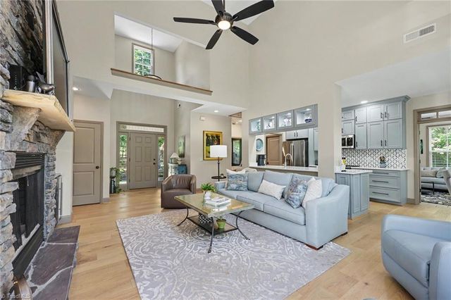 242 Harbor Drive E, Lexington, NC 27292