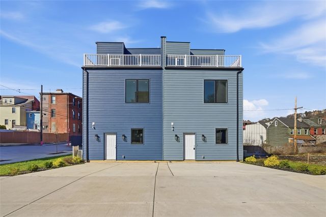 902 Ahlers Way, East Allegheny, PA 15212