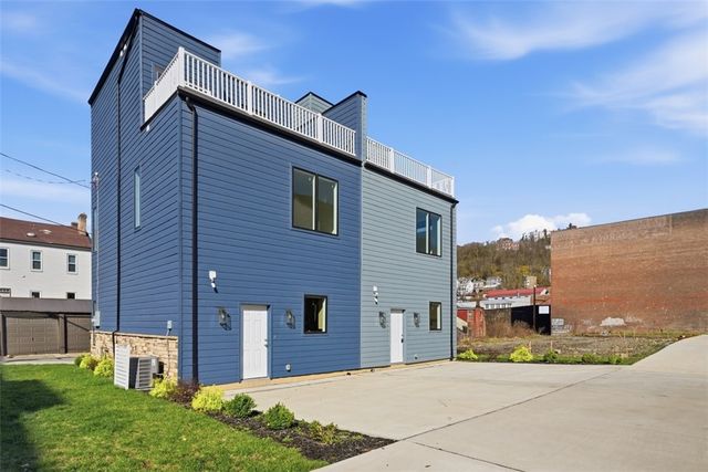 902 Ahlers Way, East Allegheny, PA 15212
