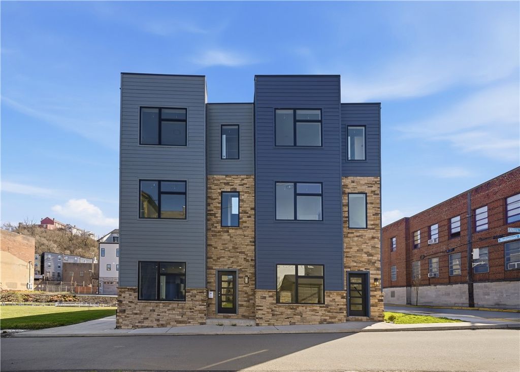 902 Ahlers Way, East Allegheny, PA 15212