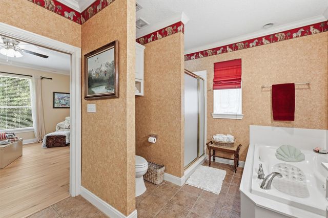 911 Oak Leaf Street, La Porte, TX 77571