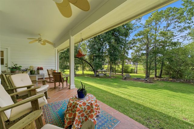 911 Oak Leaf Street, La Porte, TX 77571