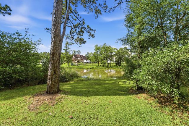 911 Oak Leaf Street, La Porte, TX 77571