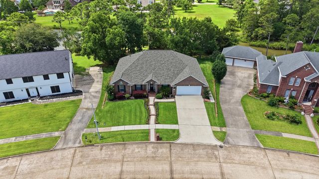 911 Oak Leaf Street, La Porte, TX 77571
