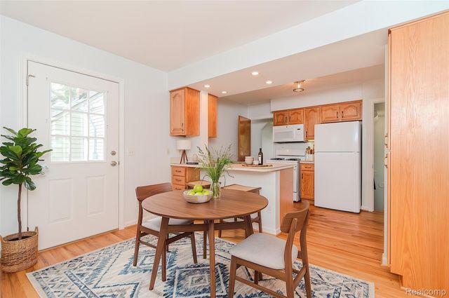 1206 BAUMAN Avenue, Royal Oak, MI 48073