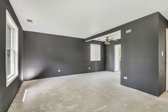 1953 Lawson Boulevard, Gurnee, IL 60031