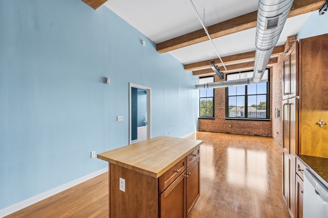 160 Fremont St 308, Worcester, MA 01603