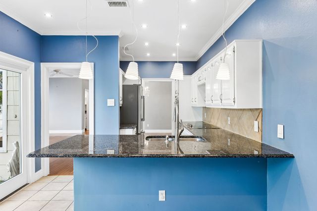 7055 Inwood Road, Dallas, TX 75209