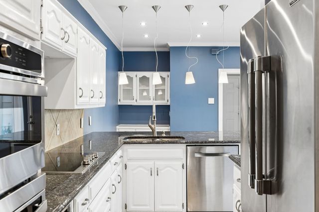 7055 Inwood Road, Dallas, TX 75209