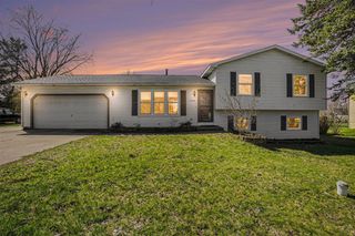 58446 Greenfield Court, Three Rivers, MI 49093