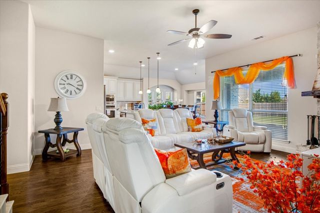 6300 SUDBURY Lane, Mesquite, TX 75181