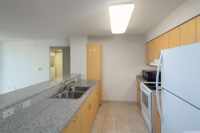 1315 Kalakaua Avenue 1911, Honolulu, HI 96826