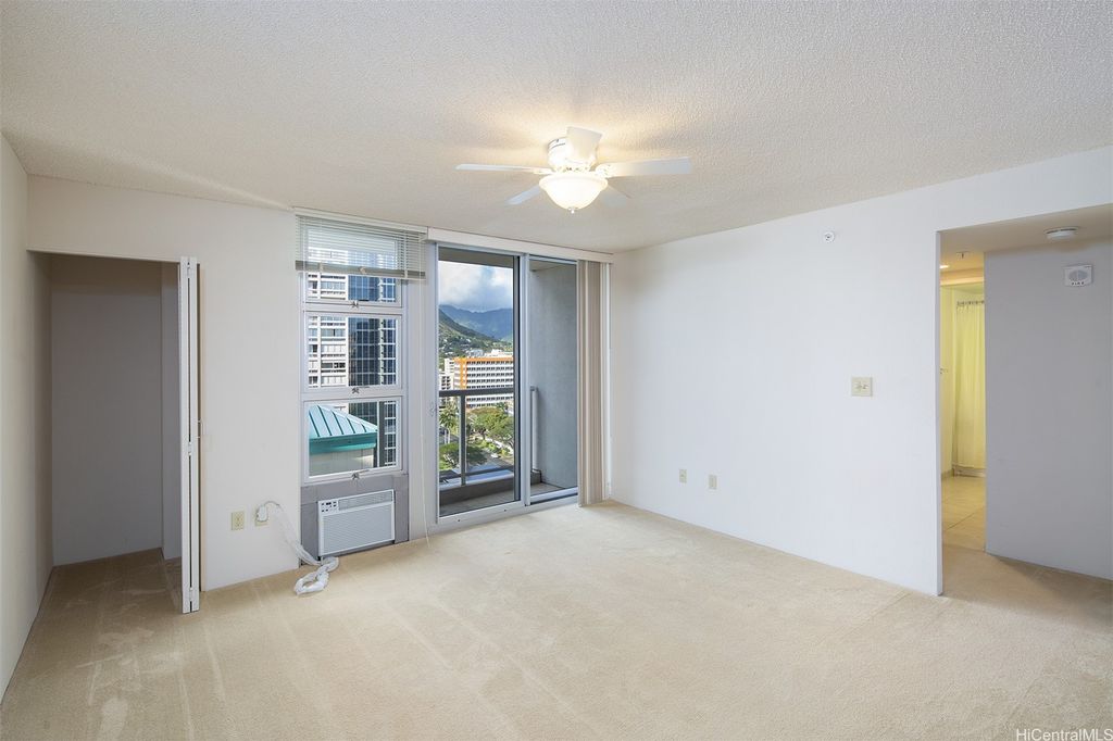 1315 Kalakaua Avenue 1911, Honolulu, HI 96826