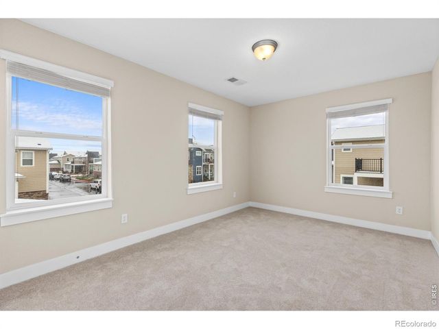 653 Grandview Mdws Drive, Longmont, CO 80503