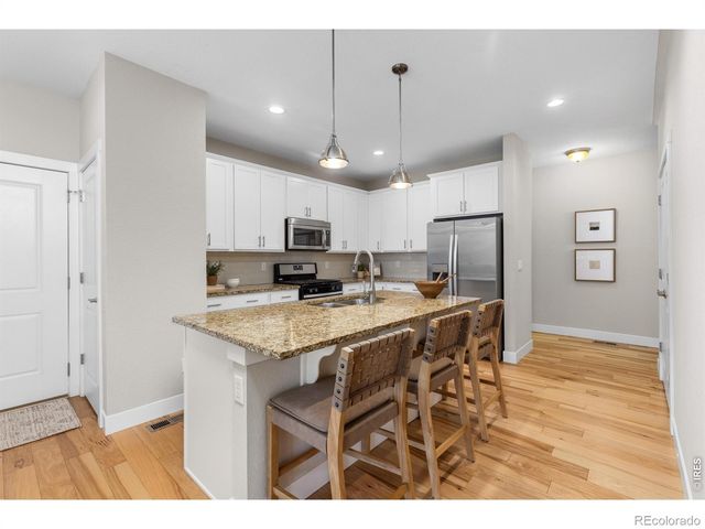 653 Grandview Mdws Drive, Longmont, CO 80503