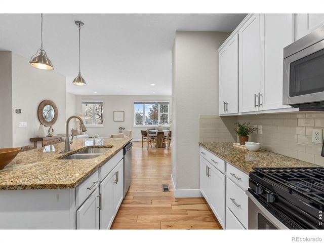 653 Grandview Mdws Drive, Longmont, CO 80503