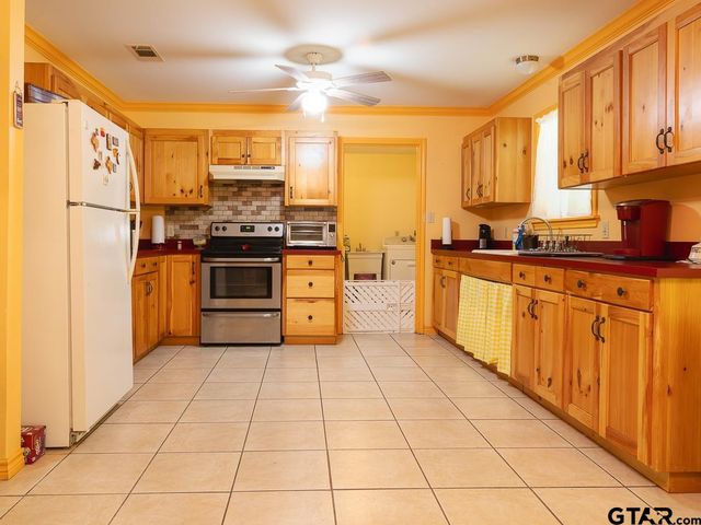 951a County Road 4414, Jacksonville, TX 75766