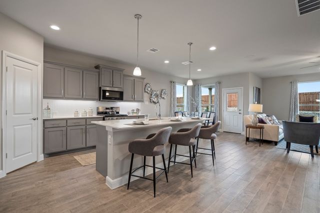 105 RINGTRAIL Drive, Rhome, TX 76078