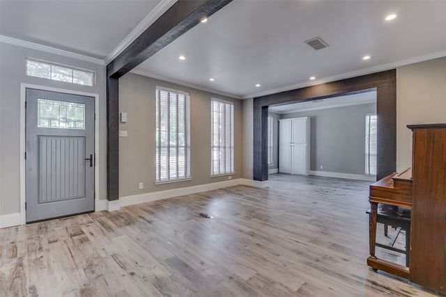 6111 Pinwood Circle, Arlington, TX 76001