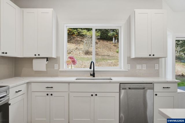 10392 Kiska Rd SE, Jefferson, OR 97352