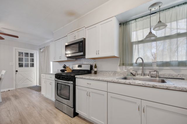 375 Douglas Road, Batavia, IL 60510