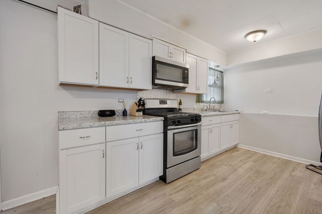 375 Douglas Road, Batavia, IL 60510