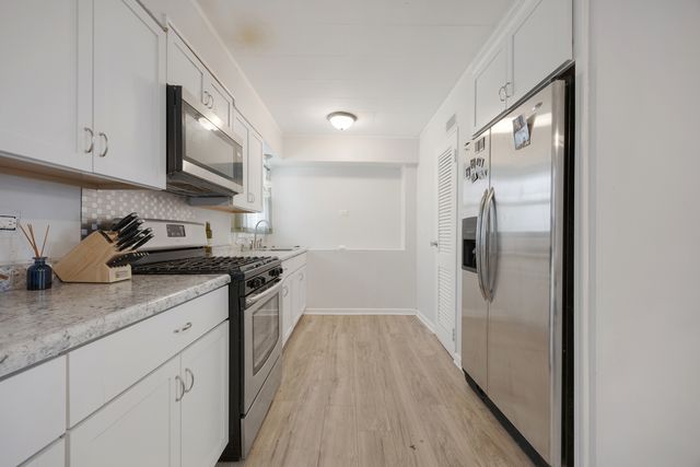 375 Douglas Road, Batavia, IL 60510