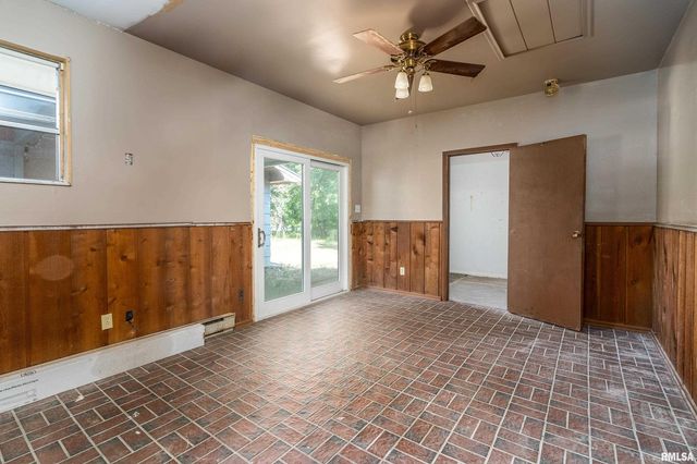 1378 Skelcher Boulevard, Makanda, IL 62958