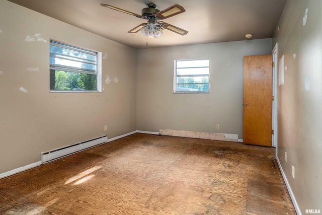 1378 Skelcher Boulevard, Makanda, IL 62958