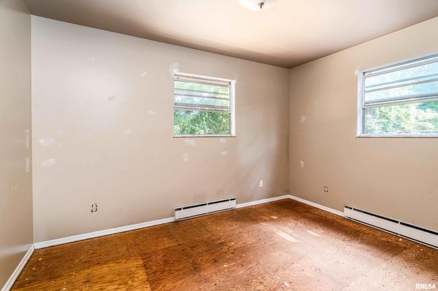 1378 Skelcher Boulevard, Makanda, IL 62958