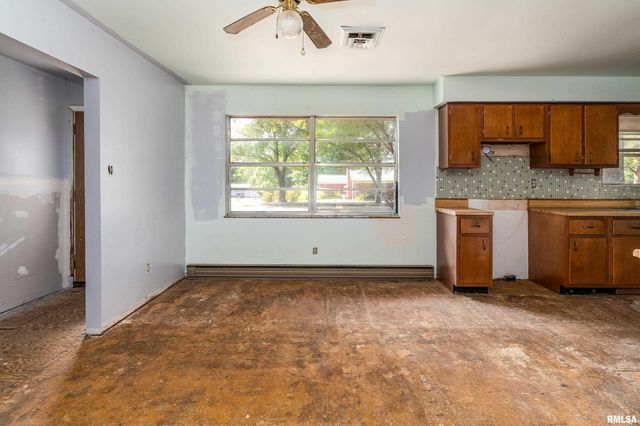 1378 Skelcher Boulevard, Makanda, IL 62958