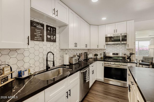 7715 E CATALINA Drive, Scottsdale, AZ 85251