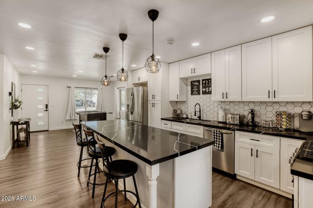 7715 E CATALINA Drive, Scottsdale, AZ 85251