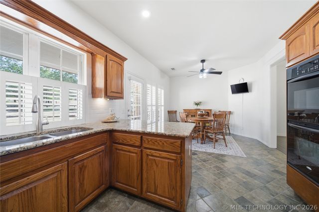 22425 S Rose Glen Court, Claremore, OK 74019