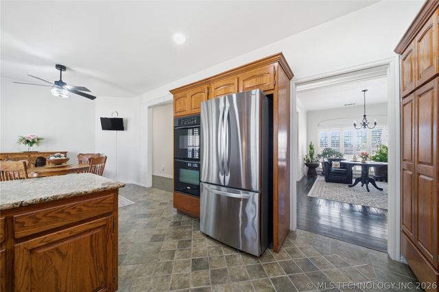 22425 S Rose Glen Court, Claremore, OK 74019