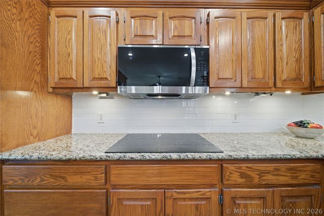 22425 S Rose Glen Court, Claremore, OK 74019