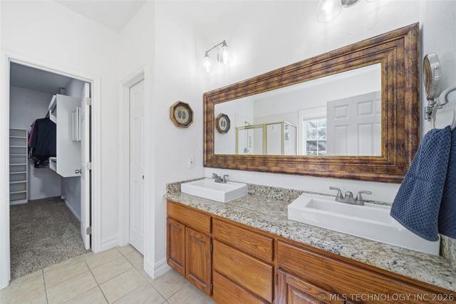 22425 S Rose Glen Court, Claremore, OK 74019