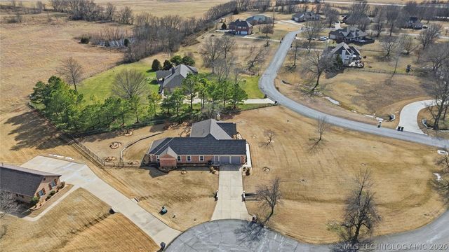 22425 S Rose Glen Court, Claremore, OK 74019