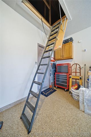 22425 S Rose Glen Court, Claremore, OK 74019